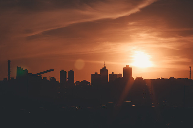城市夕阳黄昏风景图片