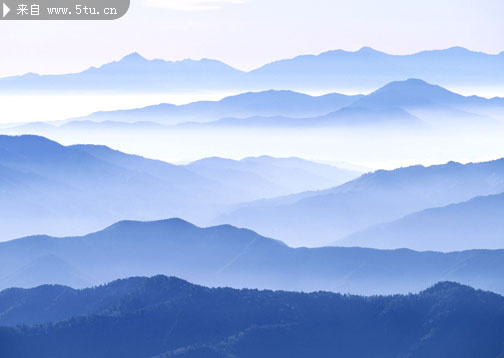 云海山峦蓝天阳光山脉高清图片