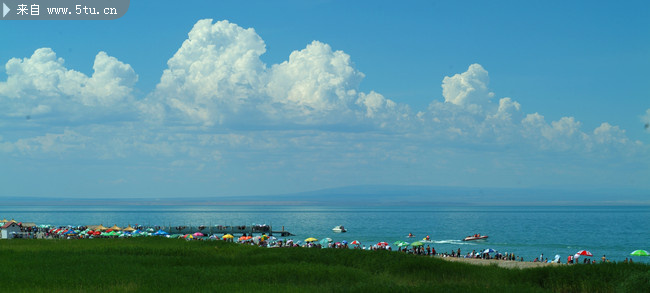 新疆乌伦古湖景色海滨浴场图片